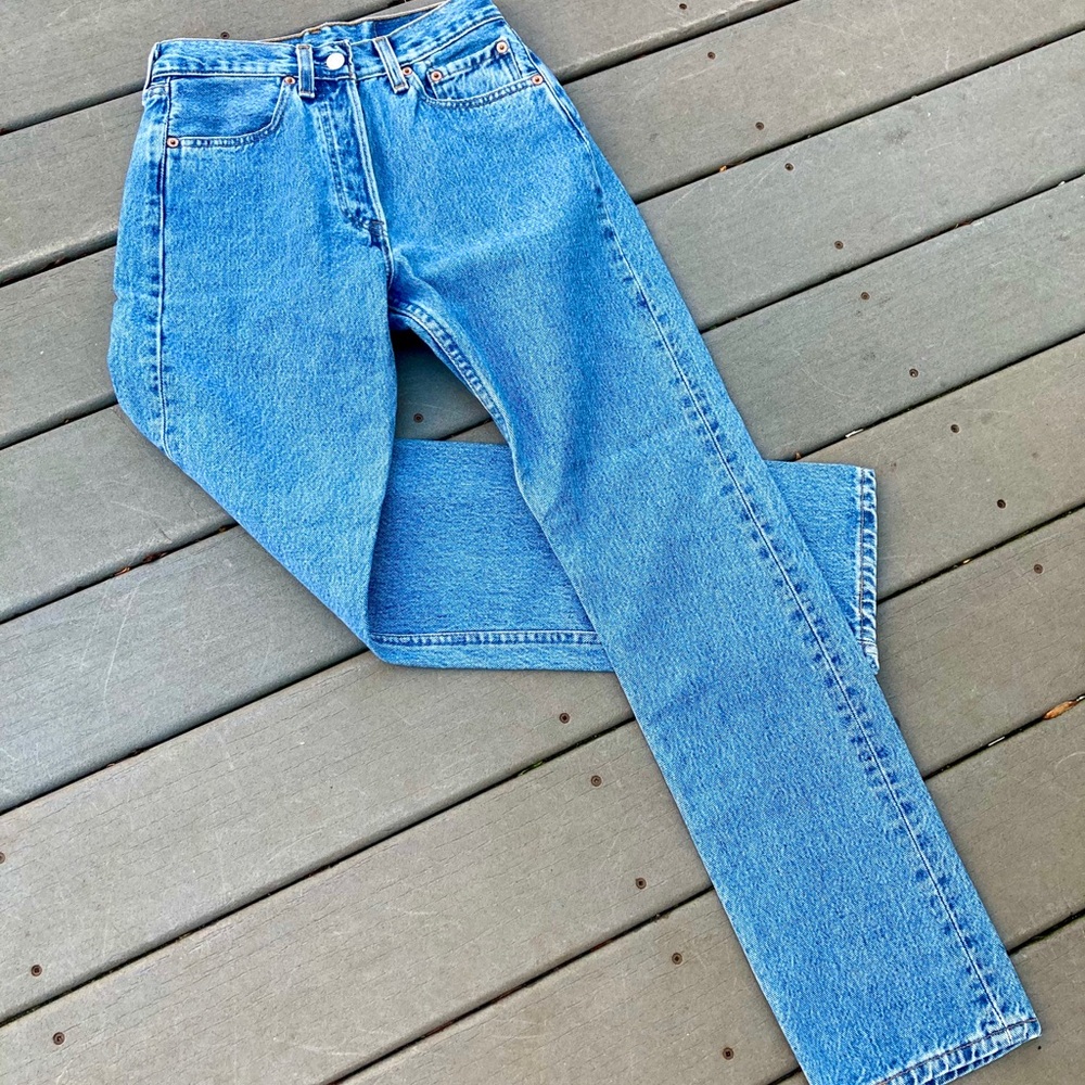 Vintage High waisted Levi’s jeans - Picture 2 of 5